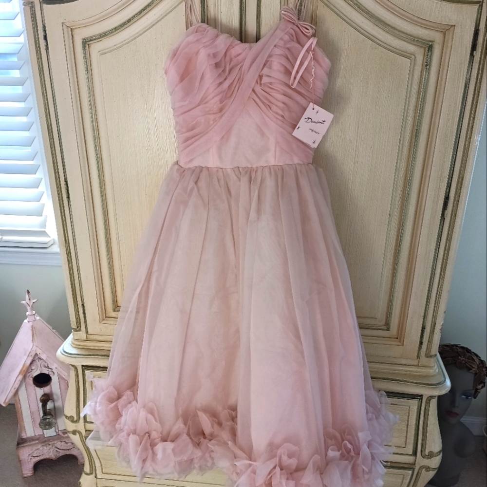 NWT, GORGEOUS, VINTAGE "DANSANT" UNION MADE PINK CHIFFON PARTY DRESS! 💘 💘